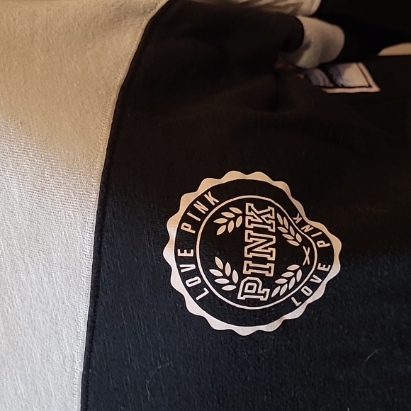 Pink sweatshirt - Picture 4 of 4